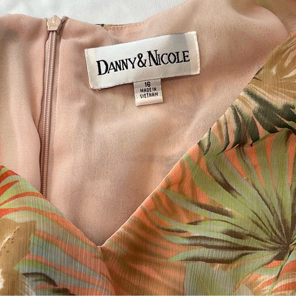 Danny & Nicole Peach Maxi Dress with Beige and Green Tropical Print Sz 16 - Picture 8 of 15